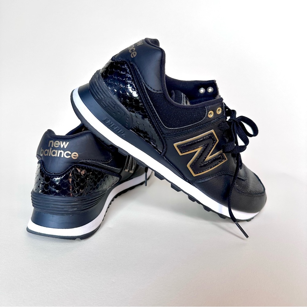 New Balance Women's 574 Shoes Black with Metallic Accents Size 10 - Picture 2 of 6